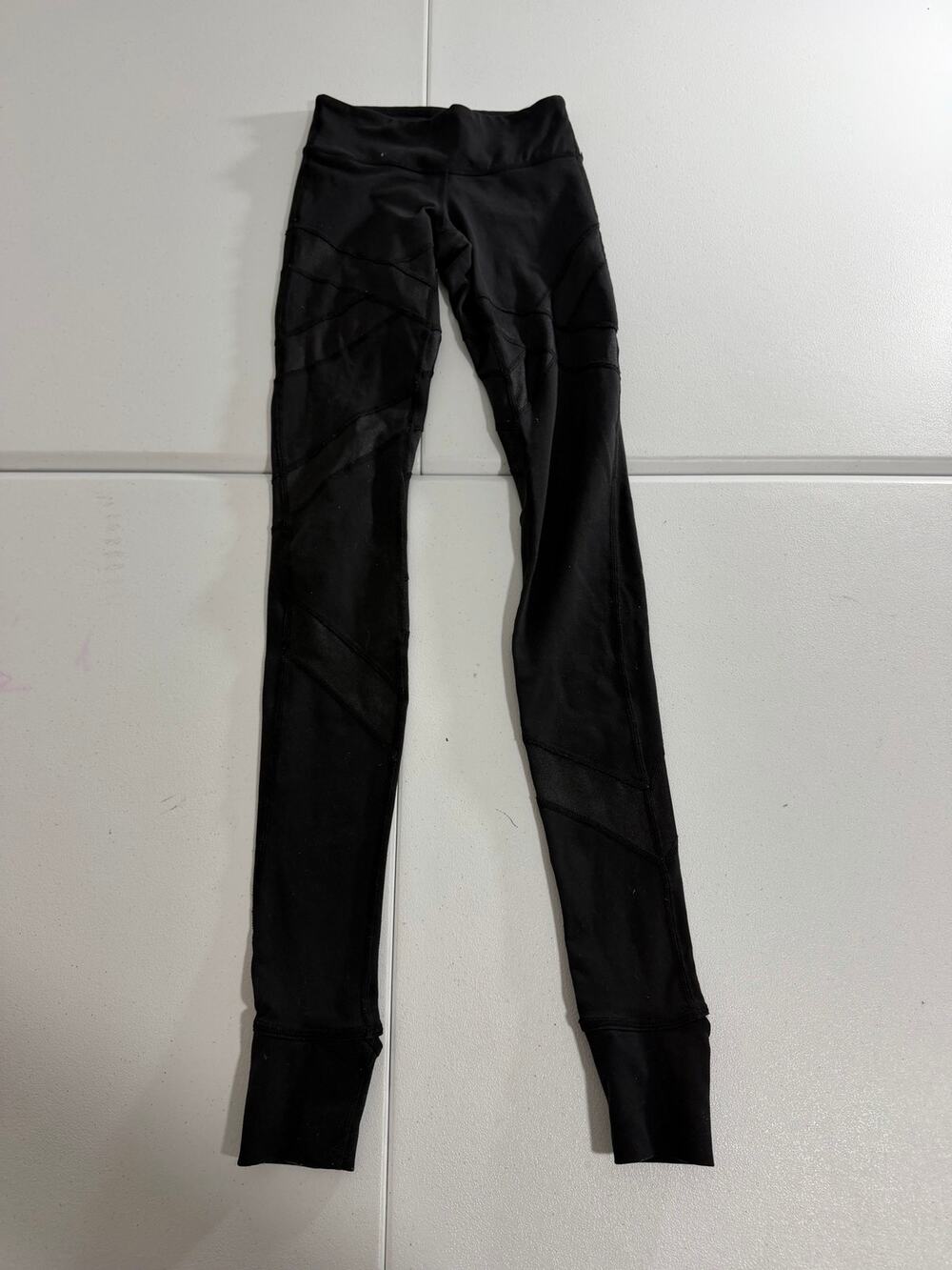 Lululemon Full Length Leggings Size 2 Black Mesh Panel Tights Cuffed Ankle